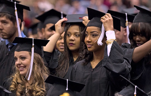 UMSL celebrates 1,600 grads