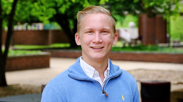 UMSL student leader named 2016 Newman Civic Fellow