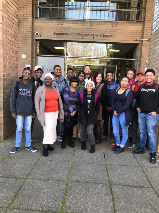 The students, coordinator Dr. Venicia McGhie, and Dr. Denise Mussman of the English Language Support Course