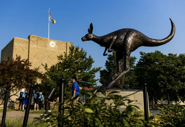 UMKC Roo statue