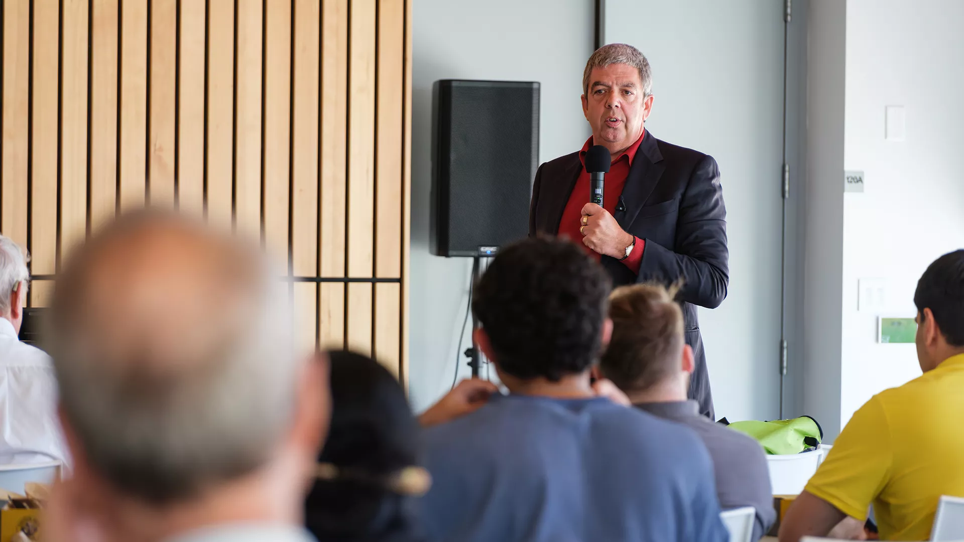Mark Towler gives a Discovery Series talk at Missouri S&T