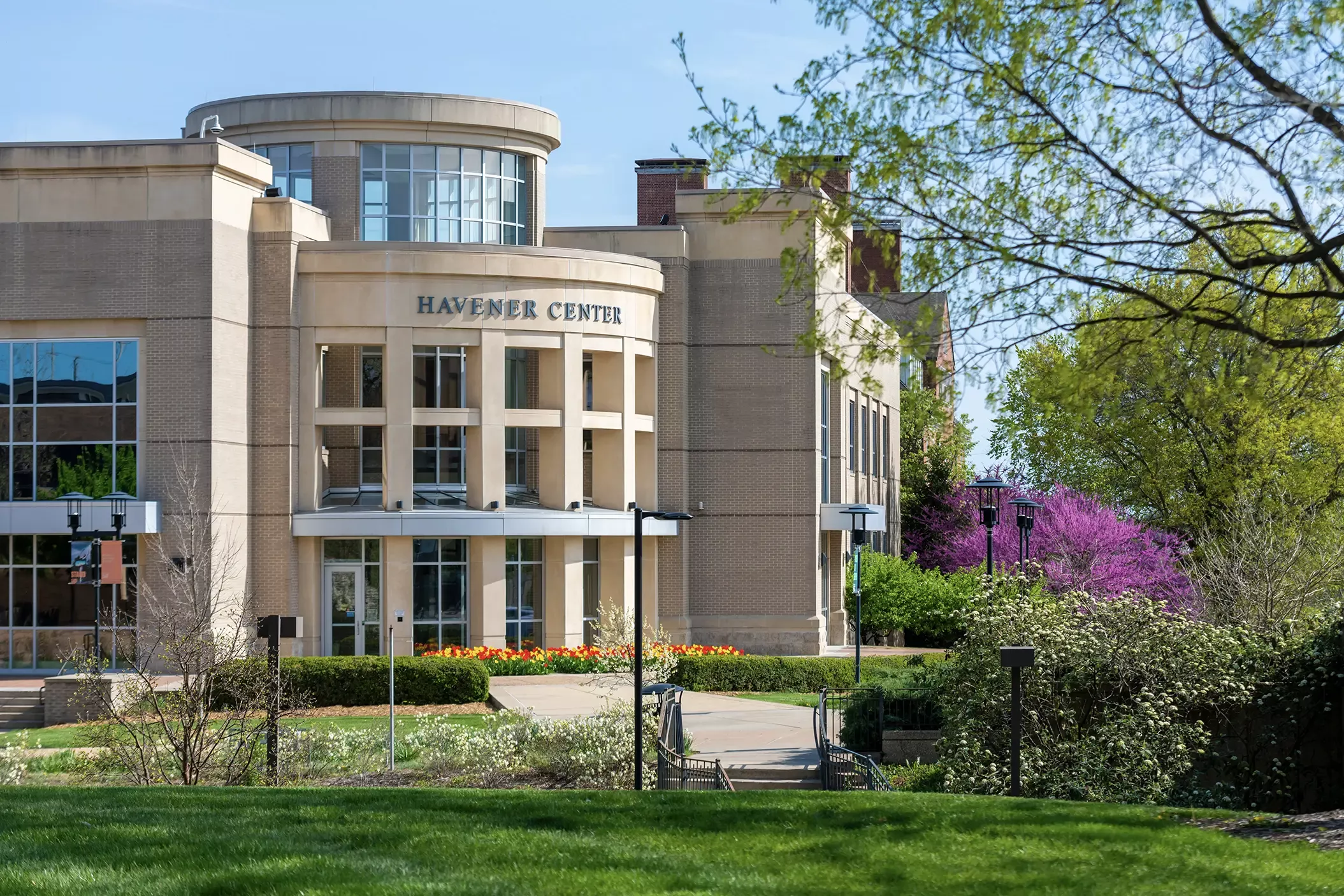 Missouri S&T Havener Center in spring